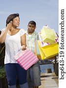 איש, להביא, שלו, wife’s, שקיות של קניות