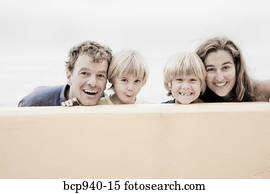 retrato, de, padres, con, joven, hijos