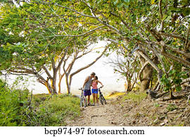 paar, paardrijden, bicycles, op, steegjes, om te, strand