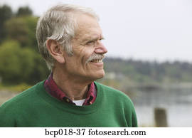 retrato, de, um, homem sênior, outdoors.