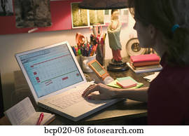 mulher, trabalhar, dela, orçamento, em, um, escritório lar, desk.