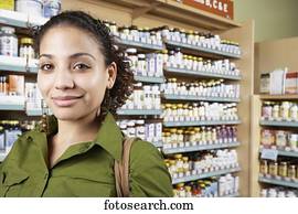 mulher, em, armazém alimento saúde