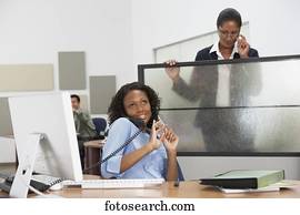 africano, executiva, arquivamento, unhas, com, saliência, observar