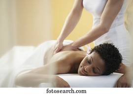 mulher africana, recebendo, massagem