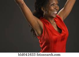 mujer americana africana, bailando