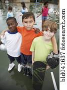 multi-étnico, meninos, com, engrenagem atletismos