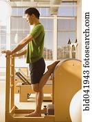 asian tripulam, esticar, ligado, exercite equipamento