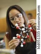 asiático, teenaged, menina, em, classe ciência