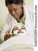 mulher africana, recebendo, spa, tratamento facial