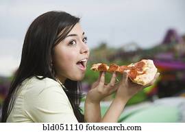 raça misturada, teenaged, menina, comendo pizza