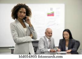 afrikanisch, geschäftsfrau, unterhaltung zelle telefon