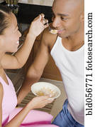 אישה אפריקנית, האכלה, דגן, ל, בעל