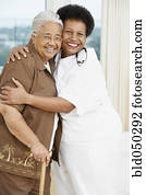 lekár, hugging, senior, african american zena