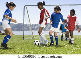 multi-étnico, jogar crianças, futebol