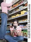 asiático, mãe filha, shopping mantimento