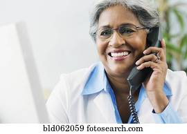 fêmea africana, doutor, conversa telefone