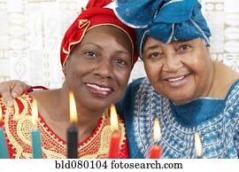 americano africano, mãe filha, em, roupa tradicional