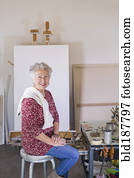 artista, sorrindo, em, estúdio