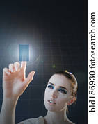 caucasian, kvinna, användande, holographic, aning skärma