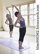 multi-ethnisch, frauen, in, joga klasse