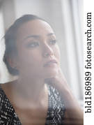 tranqüilo, mulher olha, saída, janela