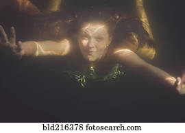 caucasiano, menina adolescente, natação subaquático, em, lago