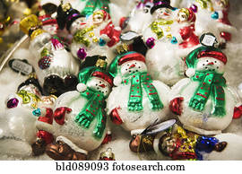 Delicate snowmen Christmas ornaments