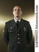 caucasiano, soldado, em, uniforme militar