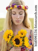 tranqüilo, caucasiano, mulher segura, girassóis