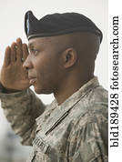 africano, soldado, saudando