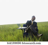 afrikanisch, geschäftsmann, unterhaltung zelle telefon, in, feld