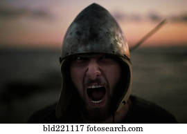 caucasiano, soldado, gritando