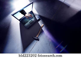 mão, de, hacker, alcançar, de, tela, de, laptop, e, digitando