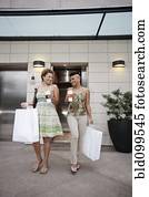 ידידים, להביא, שקיות של קניות, ו, קפה