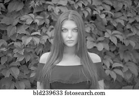 caucasiano, mulher, perto, foliage