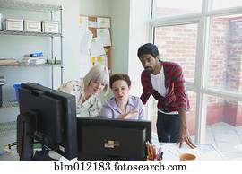 pessoas negócio, olhando computador