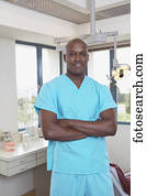 macho africano, assistente dental, em, escritório