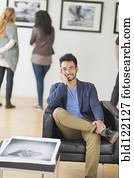 artista, sorrindo, em, galeria arte