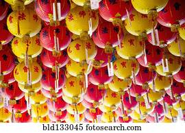 ano novo chinês, lanternas, penduradas, de, teto