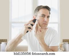 caucasiano, homem, raspar, em, banheiro