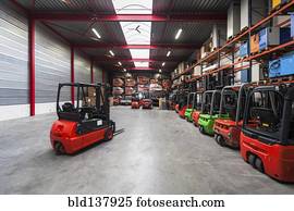 forklift, maquinaria, trabalhando, em, armazém