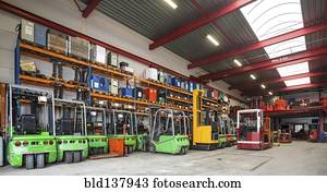 forklift, maquinaria, uma fileira, em, armazém