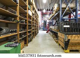 prateleiras, ferramentas, e, corredores, em, armazém