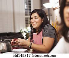 família hispânica, preparar, jantar ação graças