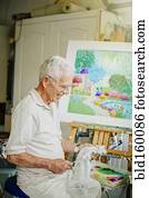 caucasiano, artista, lavagem escova, em, estúdio