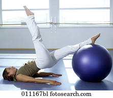 pilates, entrenamiento, realizado, por, mujer, en, gimnasio