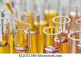 cima, de, pipeta, amainar, solução, em, tubo teste, em, prateleira, em, laboratório