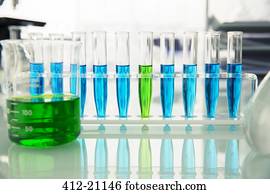 prateleira, de, tubos teste, com, solução, ligado, contador, em, laboratório