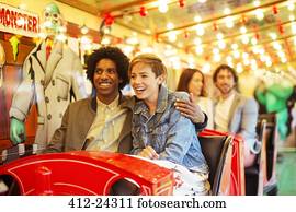 homem, abraçar, namorada, ligado, fantasma, trem