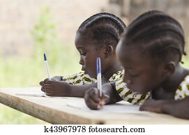 africano, crianças, em, escola, fazendo, Homework., etnicidade africano, estudantes, escrita, seu, ensaio, em, um, africano, school.